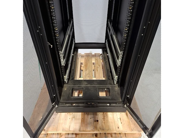 Verrijdbare patchkast, apc, ar2105blk - afbeelding 8 van  11
