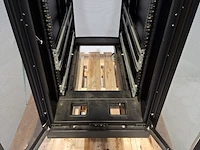 Verrijdbare patchkast, apc, ar2105blk - afbeelding 8 van  11