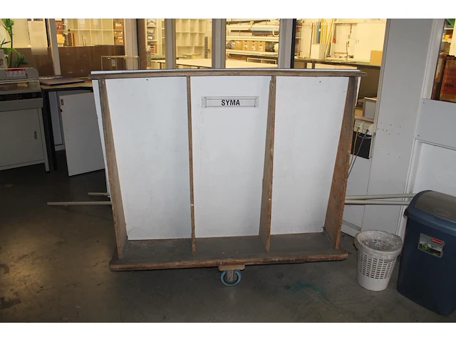 Verrijdbare platenkar. afmeting 140 x 65 130 cm. - afbeelding 2 van  2