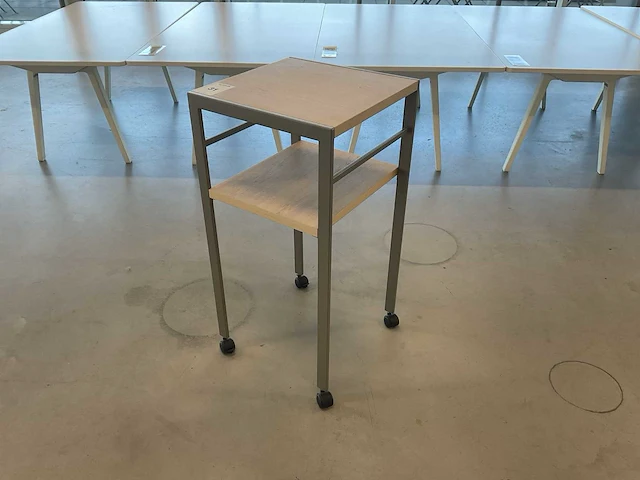 Verrijdbare presentatietafel (5x) - afbeelding 1 van  4