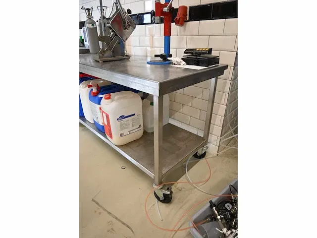 Verrijdbare rvs werkbank - afbeelding 3 van  4