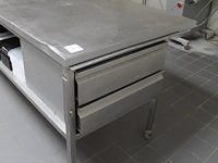 Verrijdbare rvs werktafel met onderplateau en 2 laden. afmeting 378 x 107 x 100 cm. - afbeelding 2 van  4