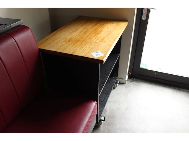 Verrijdbare serveerwagen met houten blad. afmeting 90 x 60 x 90 cm - afbeelding 3 van  3