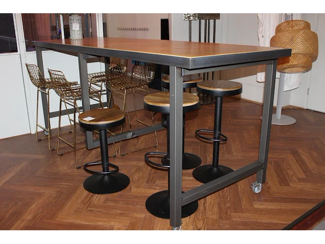 Verrijdbare statafel met dik houten blad en metalen onderstel. afmeting 260 x 90 x 110 cm - afbeelding 3 van  3