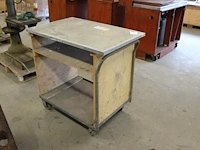 Verrijdbare transportkar. let op! exclusief kavel 680 zijnde pilaren. afmeting 96 x 64 x 95 cm. - afbeelding 4 van  4