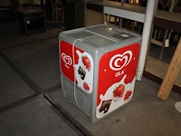 Verrijdbare vrieskist ola. afmeting 70 x 65 x 90 cm. - afbeelding 2 van  2
