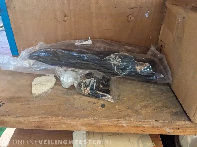 Verrijdbare werkbank met inhoud - afbeelding 3 van  15