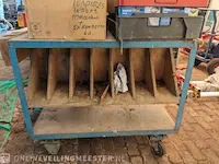 Verrijdbare werkbank met inhoud - afbeelding 10 van  15