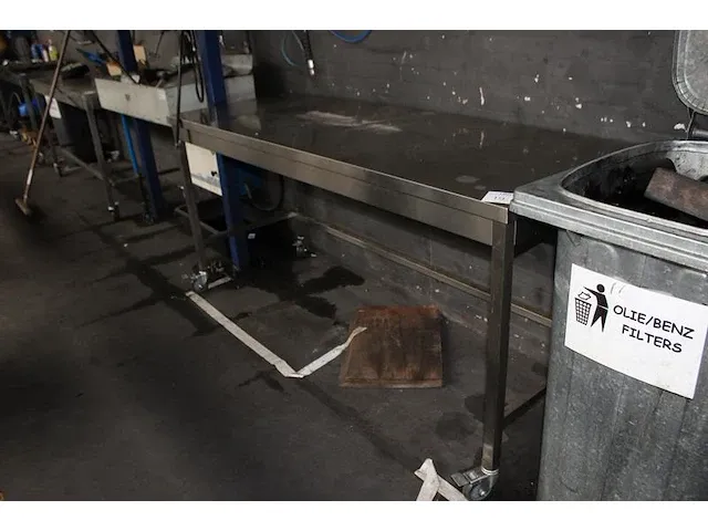 Verrijdbare werktafel 200 x 70 x 95 cm.. - afbeelding 1 van  2
