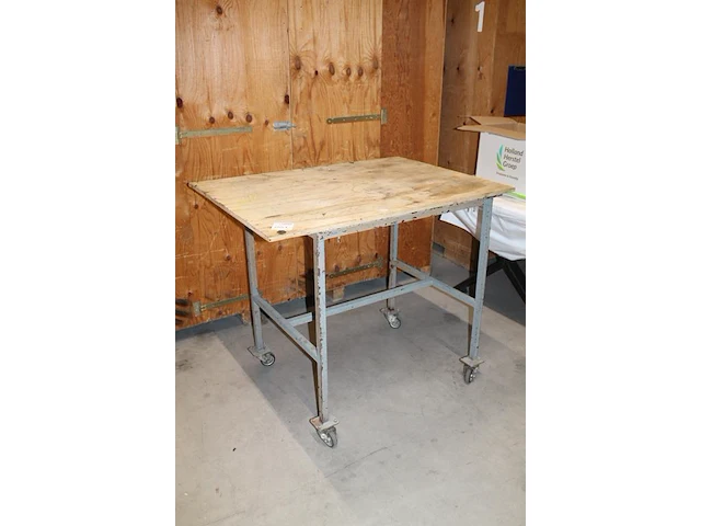 Verrijdbare werktafel met afmeting 120 x 85 x 100 cm. - afbeelding 2 van  2