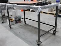 Verrijdbare werktafel met afmeting 150 x 76 x 90 cm. - afbeelding 2 van  2