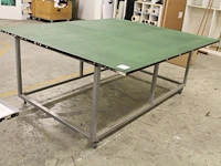 Verrijdbare werktafel met metalen onderstel. afmeting 180 x 215 x 88 cm - afbeelding 1 van  1