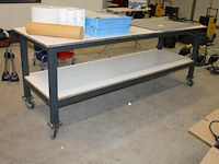 Verrijdbare werktafel met metalen onderstel en onderplateau 80 x 240 x 90 cm. let op! exclusief genummerde ... - afbeelding 1 van  3