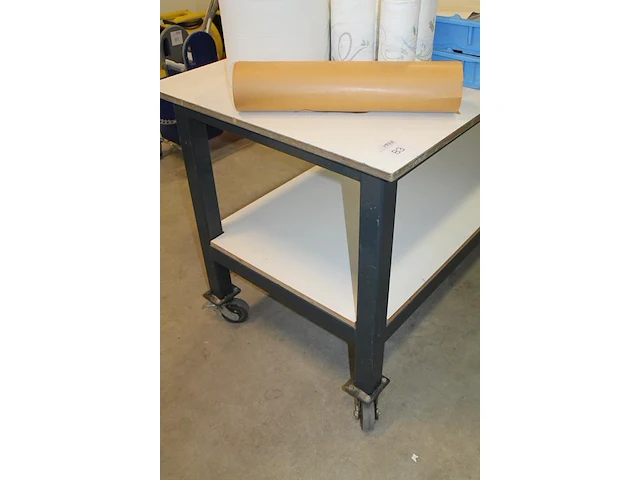 Verrijdbare werktafel met metalen onderstel en onderplateau 80 x 240 x 90 cm. let op! exclusief genummerde ... - afbeelding 2 van  3