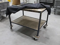 Verrijdbare werktafel met onderplateau. afmeting 100 x 70 x 78 cm. - afbeelding 1 van  1