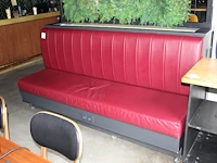 Verrijdbare zitbank met metalen greenwall met kunstplanten en plantenbak. afmeting 214 x 100 x 225 cm - afbeelding 2 van  2