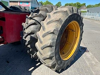 Versatile 800 vierwielaangedreven landbouwtractor - afbeelding 8 van  39