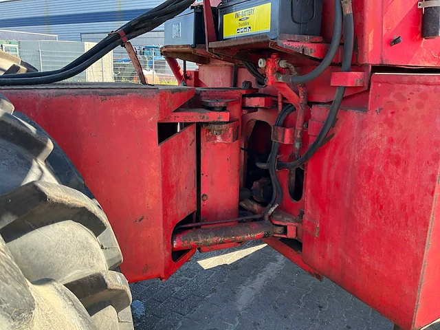 Versatile 800 vierwielaangedreven landbouwtractor - afbeelding 15 van  39