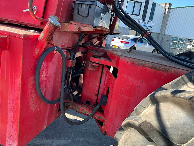 Versatile 800 vierwielaangedreven landbouwtractor - afbeelding 17 van  39
