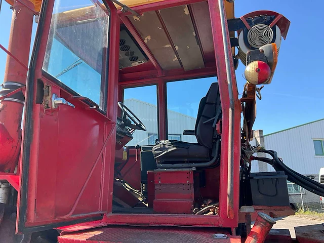 Versatile 800 vierwielaangedreven landbouwtractor - afbeelding 22 van  39