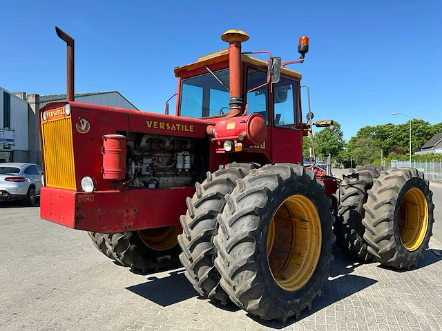 Versatile 800 vierwielaangedreven landbouwtractor - afbeelding 12 van  39