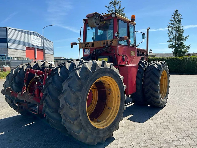 Versatile 800 vierwielaangedreven landbouwtractor - afbeelding 36 van  39