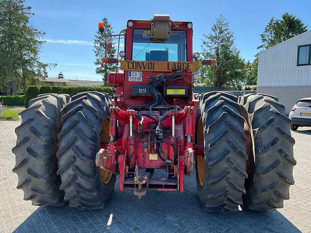 Versatile 800 vierwielaangedreven landbouwtractor - afbeelding 37 van  39