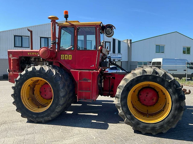 Versatile 800 vierwielaangedreven landbouwtractor - afbeelding 38 van  39