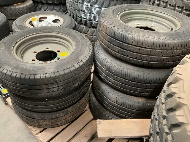 Verschillende banden (7x) - afbeelding 1 van  4