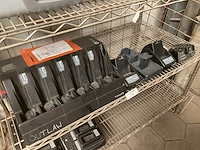 Verschillende batterij opladers (5x) - afbeelding 1 van  4