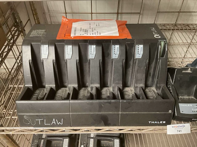 Verschillende batterij opladers (5x) - afbeelding 2 van  4