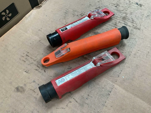 Verschillende batterijtesters (3x) - afbeelding 1 van  3