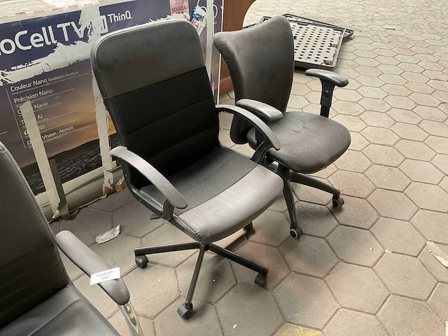 Verschillende bureaustoelen (2x) - afbeelding 1 van  4