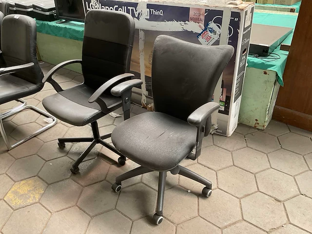 Verschillende bureaustoelen (2x) - afbeelding 2 van  4