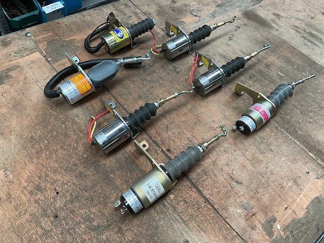 Verschillende elektromagneten (7x) - afbeelding 3 van  3