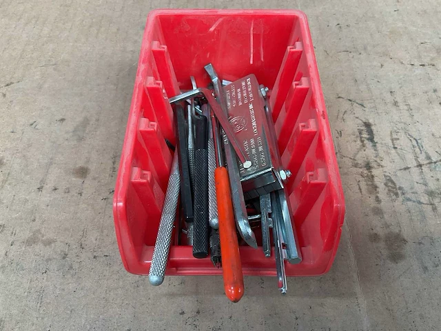 Verschillende gereedschappen - afbeelding 1 van  1