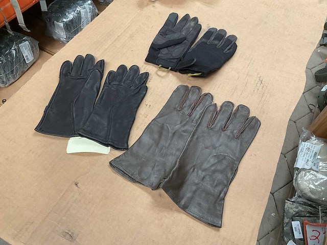 Verschillende handschoenen - afbeelding 3 van  3