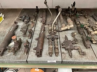 Verschillende hydraulische onderdelen - afbeelding 2 van  3
