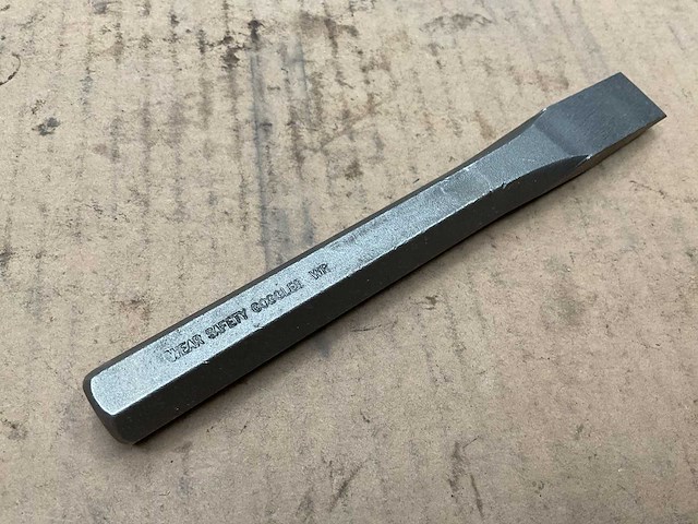 Verschillende koudbeitels (12x) - afbeelding 1 van  3