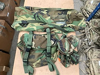 Verschillende legeruitrusting - afbeelding 1 van  2