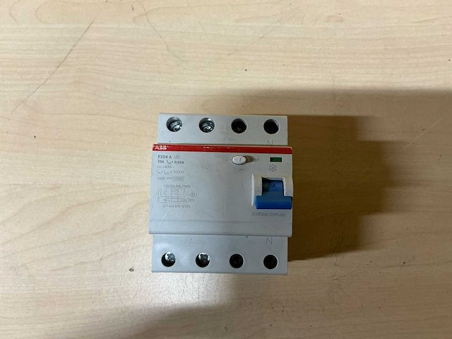 Verschillende merken en types installatie materiaal - afbeelding 13 van  14