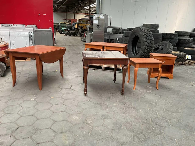 Verschillende meubelstukken (8x) - afbeelding 1 van  7