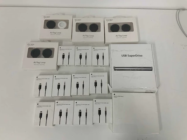Verschillende producten van/voor apple apparaten - afbeelding 1 van  1