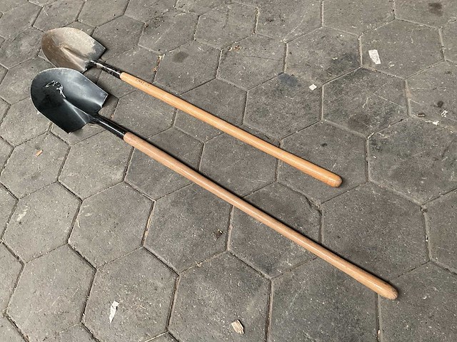 Verschillende scheppen (2x) - afbeelding 2 van  3