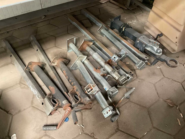 Verschillende steunpoten - afbeelding 1 van  3