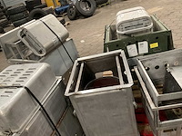 Verschillende veldkeuken apparatuur - afbeelding 5 van  6