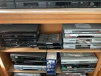 Verschillende video apparaten (11x) - afbeelding 2 van  3