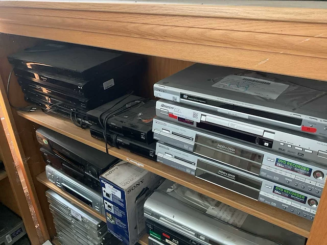 Verschillende video apparaten (11x) - afbeelding 3 van  3