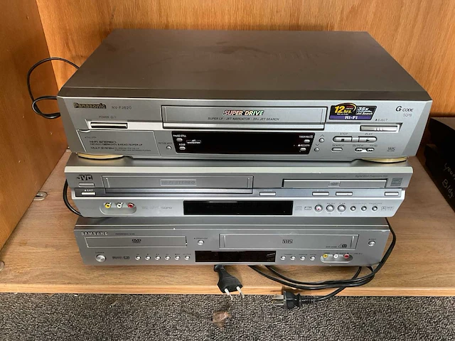 Verschillende videorecorders (3x) - afbeelding 2 van  3