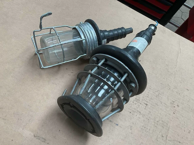 Verschillende vintage marine looplampen (2x) - afbeelding 1 van  4